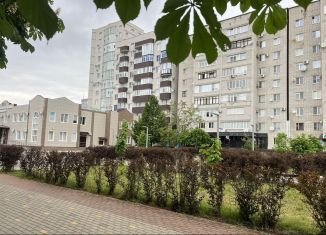 2-комнатная квартира в аренду, 52 м2, Майкоп, Пролетарская улица, 400