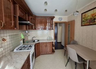 Продам 2-ком. квартиру, 57.3 м2, село Богословка, Советская улица, 16