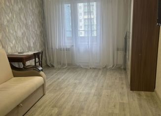 Сдаю однокомнатную квартиру, 34 м2, Тюмень, улица Алексея Леонова, 32, Ленинский округ