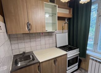 Продам 2-ком. квартиру, 43 м2, Москва, Мосфильмовская улица, 14, район Раменки