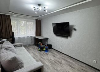 Продаю 2-ком. квартиру, 48 м2, Сарапул, Интернациональная улица, 64