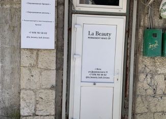 Сдача в аренду помещения свободного назначения, 12 м2, Ялта, улица Дражинского, 11