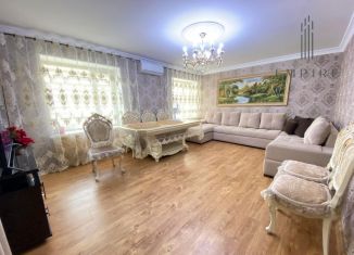 Продажа 2-ком. квартиры, 66 м2, Грозный, улица Чайковского, 24, 7-й микрорайон