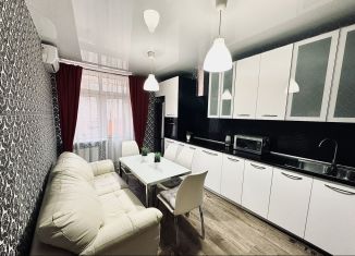 Сдам 2-ком. квартиру, 66 м2, Краснодар, улица имени Жлобы