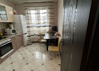 Сдам в аренду 1-комнатную квартиру, 45 м2, Кингисепп, улица Воровского, 50к2