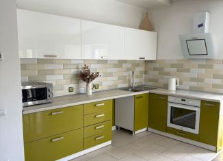 Продается трехкомнатная квартира, 110 м2, Томск, Алтайская улица, 24, Советский район