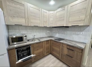 Сдается 1-комнатная квартира, 38 м2, Оренбург, Дзержинский район, улица Автомобилистов, 13