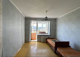 Продажа 2-комнатной квартиры, 47.2 м2, Златоуст, улица 40-летия Победы, 17