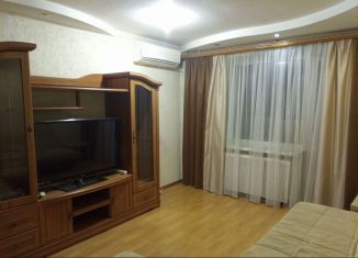 Продается 3-комнатная квартира, 60 м2, Йошкар-Ола, 6-й микрорайон, улица Баумана, 11