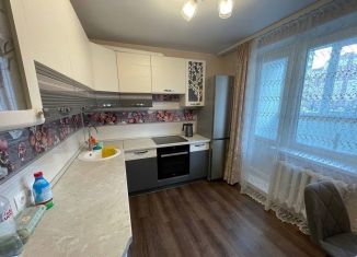Сдаю однокомнатную квартиру, 42 м2, Тюмень, улица Монтажников, 41, ЖК Юбилейный