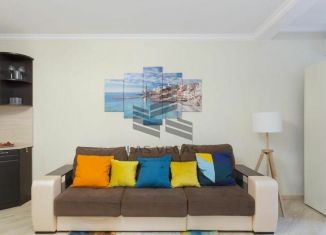 Сдается в аренду 1-ком. квартира, 53 м2, Сочи, улица Горького, 87, микрорайон Центральный