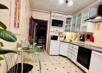 Продажа трехкомнатной квартиры, 77.4 м2, Курск, улица Герцена, 3