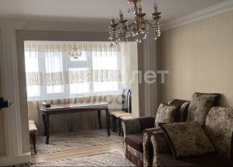 Сдается трехкомнатная квартира, 68 м2, Грозный, улица Дьякова, 1, 3-й микрорайон