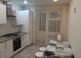 Сдам однокомнатную квартиру, 42 м2, Чебоксары, улица Композитора А.М. Токарева, 18