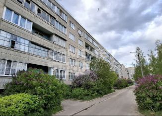 Продаю 3-ком. квартиру, 70 м2, Собинка, улица Гагарина, 12