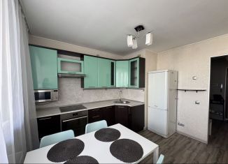 1-ком. квартира в аренду, 40 м2, Екатеринбург, Рощинская улица, 27, Чкаловский район