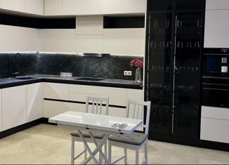 Сдам в аренду 3-комнатную квартиру, 80 м2, Сочи, Параллельная улица, 9лит2, микрорайон Завокзальный