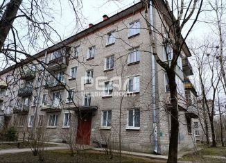 Продаю 1-комнатную квартиру, 32 м2, Гатчина, Солнечный переулок, 3