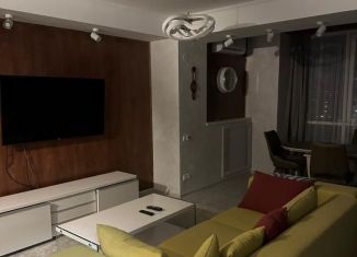 Сдам в аренду 2-ком. квартиру, 68 м2, Калуга, переулок Суворова, 5