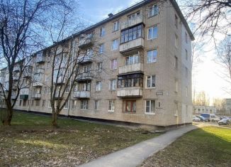 Продается двухкомнатная квартира, 40.9 м2, Кириши, улица Романтиков, 1