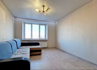 Продается двухкомнатная квартира, 50 м2, Азнакаево, улица Шайхутдинова, 2