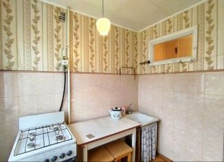 Продаю двухкомнатную квартиру, 45 м2, Старый Оскол, микрорайон Интернациональный, 48