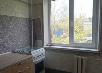 Сдаю трехкомнатную квартиру, 61.7 м2, Луга, улица Красной Артиллерии, 36