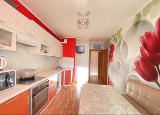 Продам двухкомнатную квартиру, 68 м2, Екатеринбург, Железнодорожный район, улица Пехотинцев, 4к2
