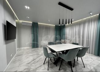 Продам 4-ком. квартиру, 135 м2, Тюменская область, улица Газовиков, 35
