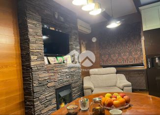 Продам трехкомнатную квартиру, 55 м2, Новосибирск, улица Урицкого, 4