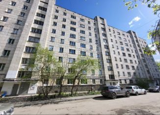 Продается 3-комнатная квартира, 61 м2, Екатеринбург, улица Блюхера, 51, метро Уральская