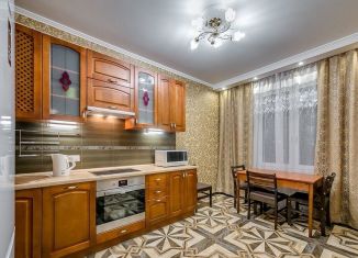 Сдается в аренду 3-ком. квартира, 95 м2, Санкт-Петербург, Киевская улица, 6к2, Московский район