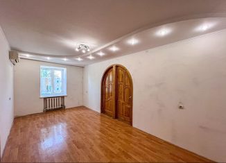 Продаю 3-ком. квартиру, 63.2 м2, Оренбургская область, улица Пушкина, 134А
