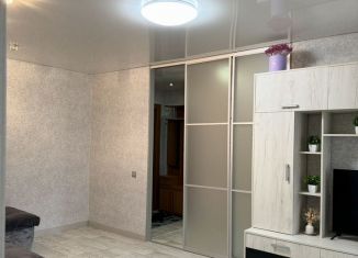 Продажа 2-ком. квартиры, 44 м2, Елабуга, улица Строителей, 4Б