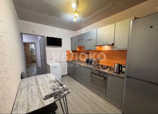 Продаю 2-комнатную квартиру, 51 м2, Березники, улица Льва Толстого, 33