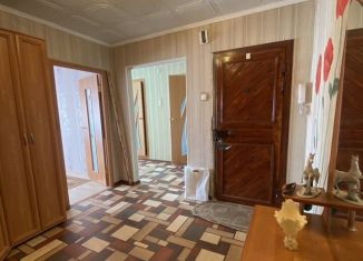 Продажа 3-комнатной квартиры, 73.2 м2, поселок Оредеж, улица Ленина, 4