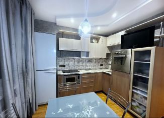 3-комнатная квартира на продажу, 83 м2, Новосибирск, улица В. Высоцкого, 42, метро Золотая Нива