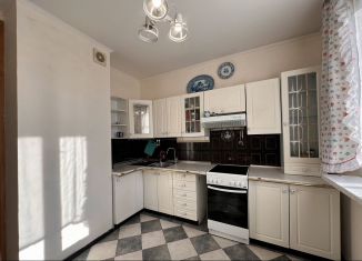 Двухкомнатная квартира в аренду, 65 м2, Москва, улица Генерала Кузнецова, 16к1, ЮВАО