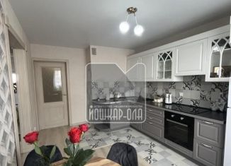 Продается 2-комнатная квартира, 62 м2, посёлок городского типа Медведево, улица Дмитрия Средина, 7