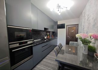 Продаю 2-ком. квартиру, 60 м2, Ростов-на-Дону, Стабильная улица, 11/1