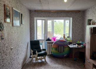 Продается трехкомнатная квартира, 58 м2, Свердловская область, Известковая улица, 15
