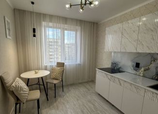 Продам 1-ком. квартиру, 40.3 м2, Челябинск, Калининский район, улица Чичерина, 44