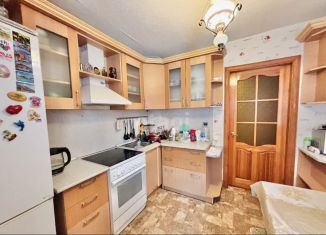 Продам 2-ком. квартиру, 64 м2, Старый Оскол, микрорайон Дубрава, квартал 1, 15