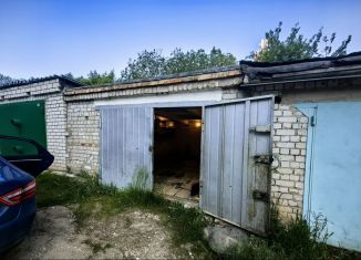 Продаю гараж, 28 м2, поселок городского типа Мирный