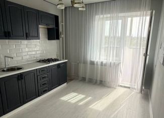 Продается 1-комнатная квартира, 36 м2, Армавир, проспект Авиаторов, 6