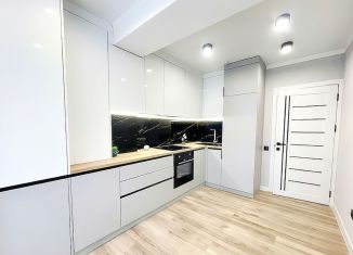 Продажа 3-комнатной квартиры, 76.7 м2, Краснодар, улица Леонида Лаврова, 4