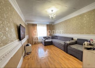 Продается 3-комнатная квартира, 65 м2, Чечня, улица Трудовиков, 2А