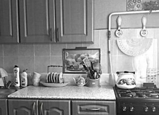 Продажа 1-комнатной квартиры, 32 м2, посёлок городского типа Новоозёрное, улица Героев-Десантников, 6А