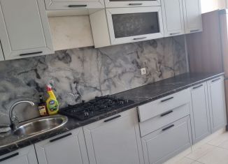 2-комнатная квартира в аренду, 52 м2, посёлок городского типа Семендер, Южная улица, 50