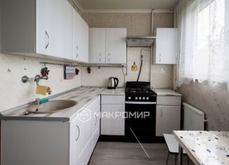 Сдаю в аренду однокомнатную квартиру, 30.3 м2, Санкт-Петербург, улица Пионерстроя, 18, метро Проспект Ветеранов